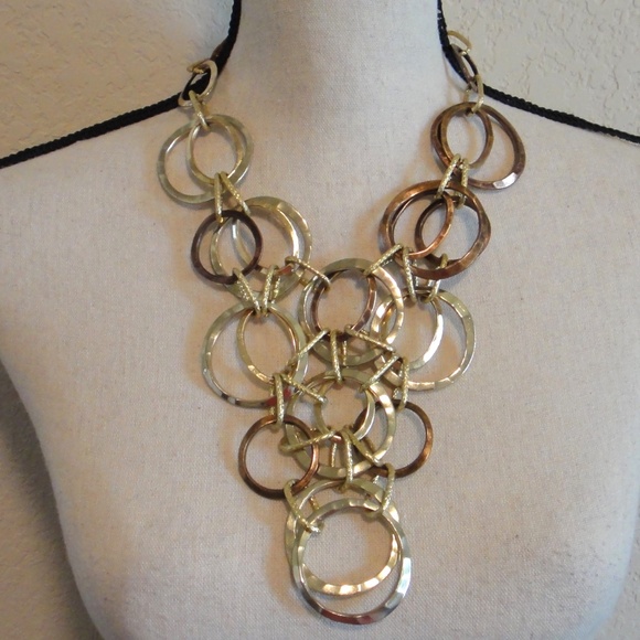 Gold Rings Necklace - Picture 3 of 8